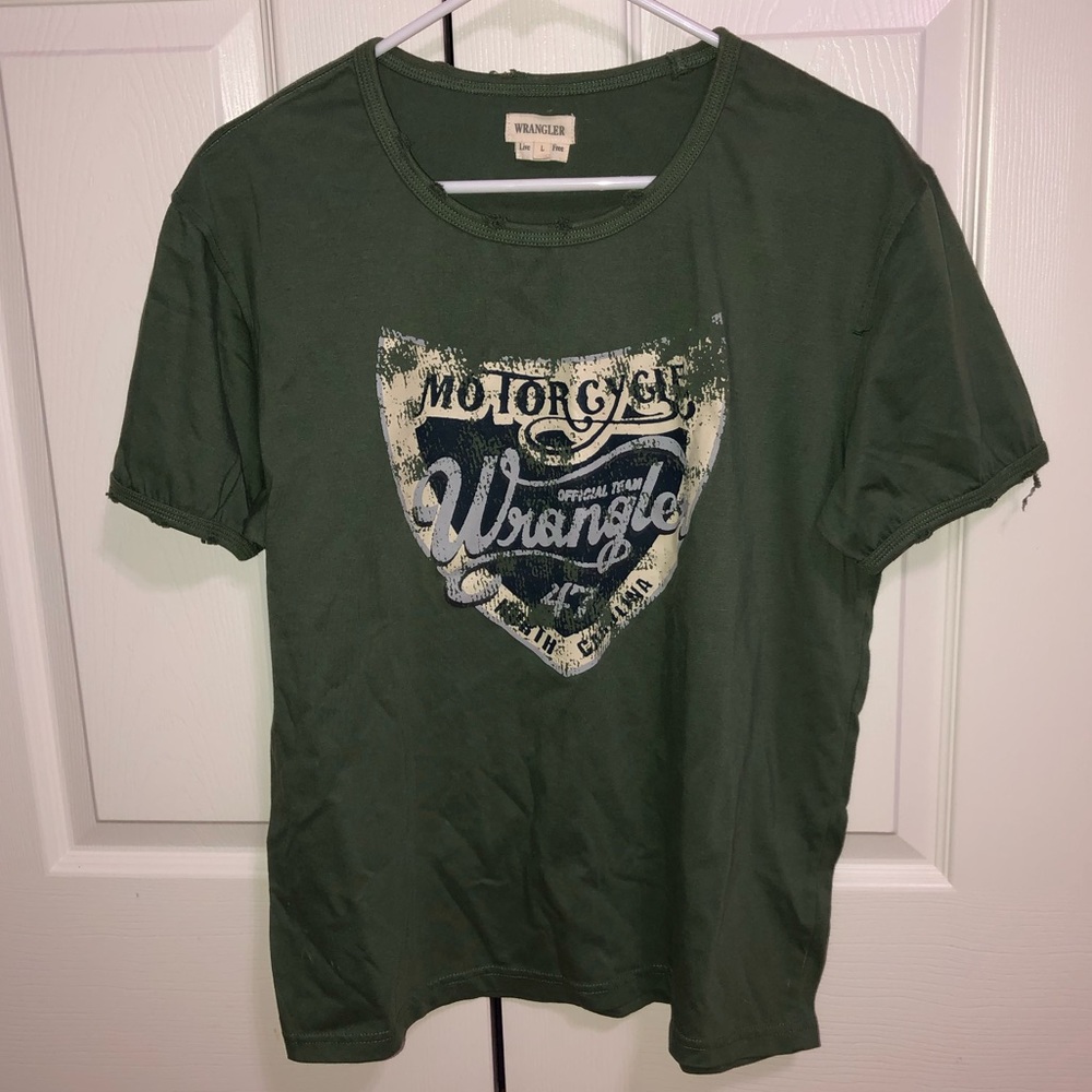 EUC Wrangler Distressed Short Sleeve Tee